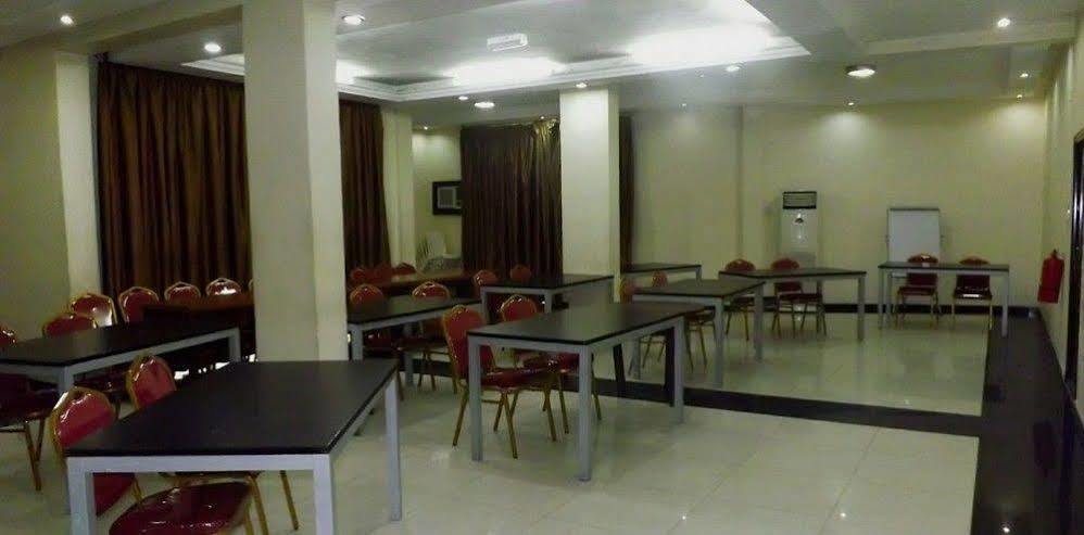 Claridon Hotels & Resorts Port Harcourt Exteriör bild